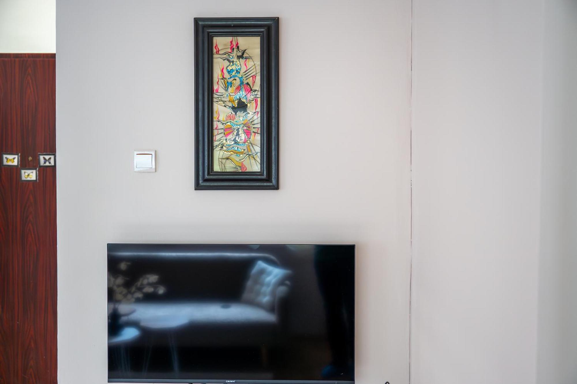 Beautiful Two-bedroom In City Center *