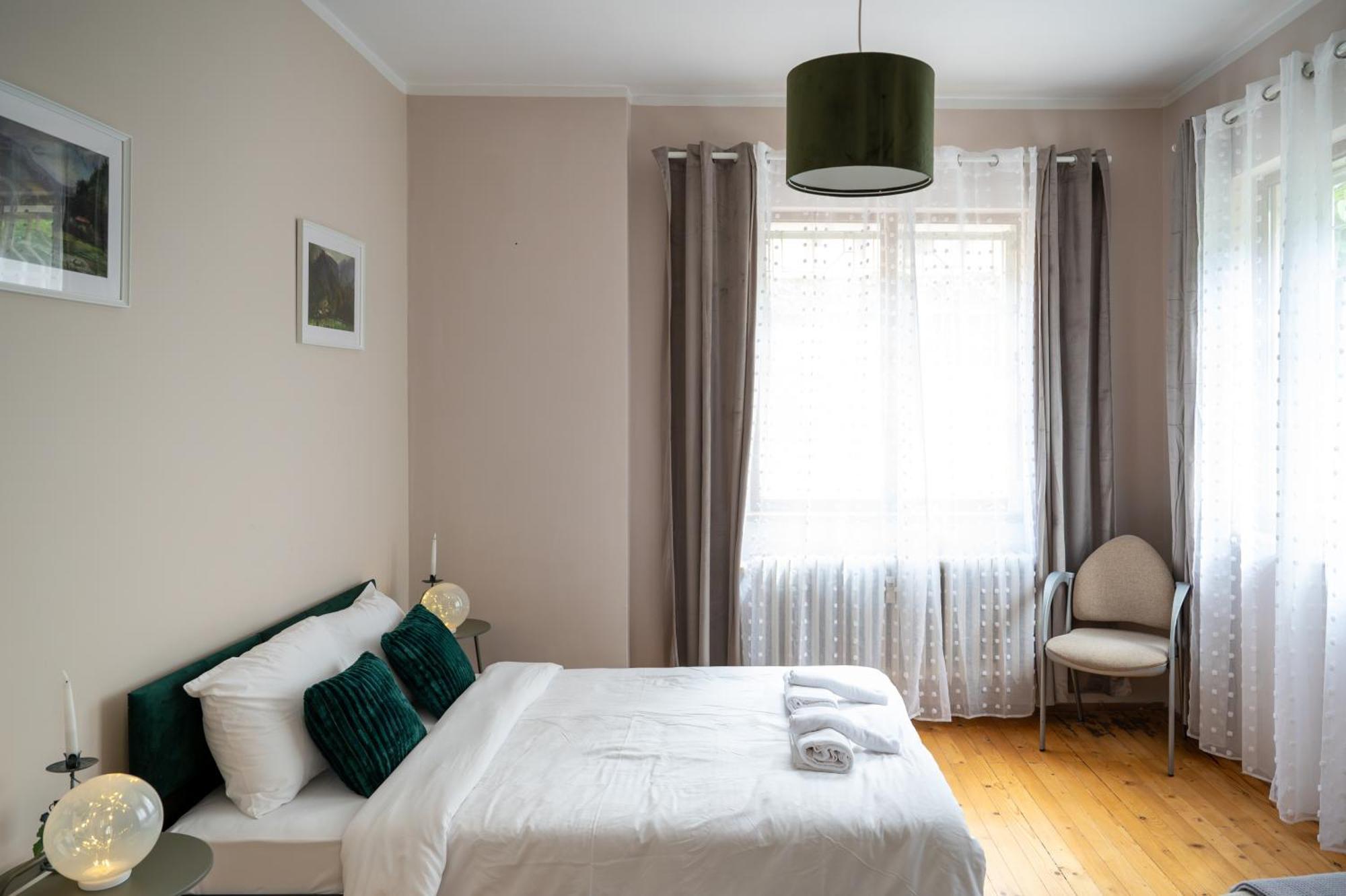 Beautiful Two-bedroom In City Center *